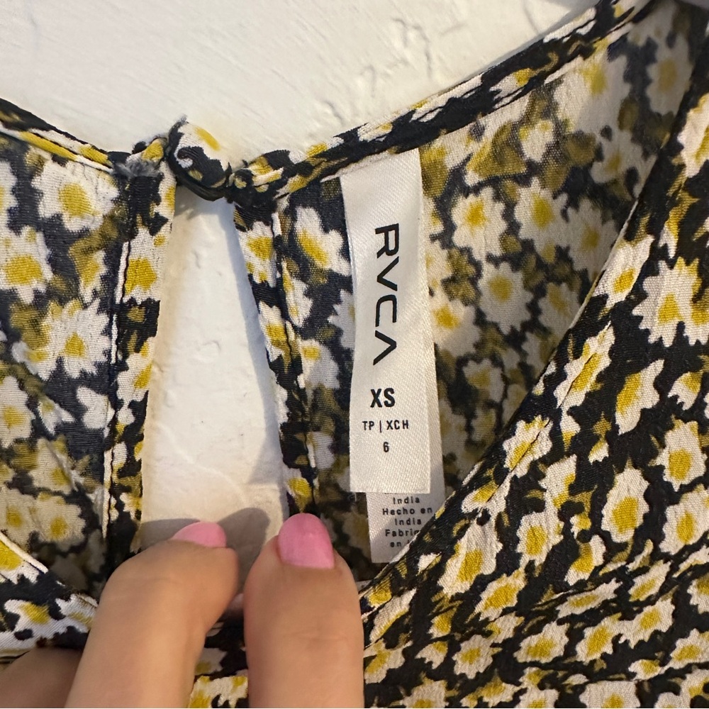 RVCA Black Floral Short Sleeve Backless Midi Dress Size XS - Picture 3 of 7